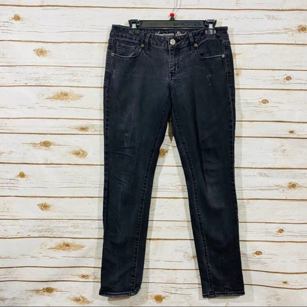 American Eagle women’s skinny distressed jeans 6